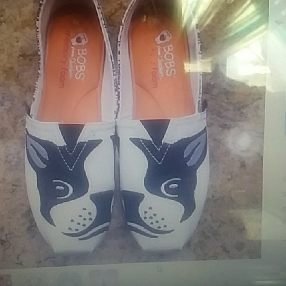 Not selling  ISO these shoes 8.5